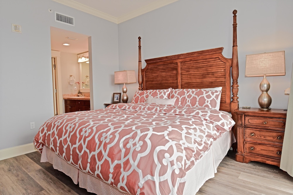 Condo, 3 Bedrooms, Golf View