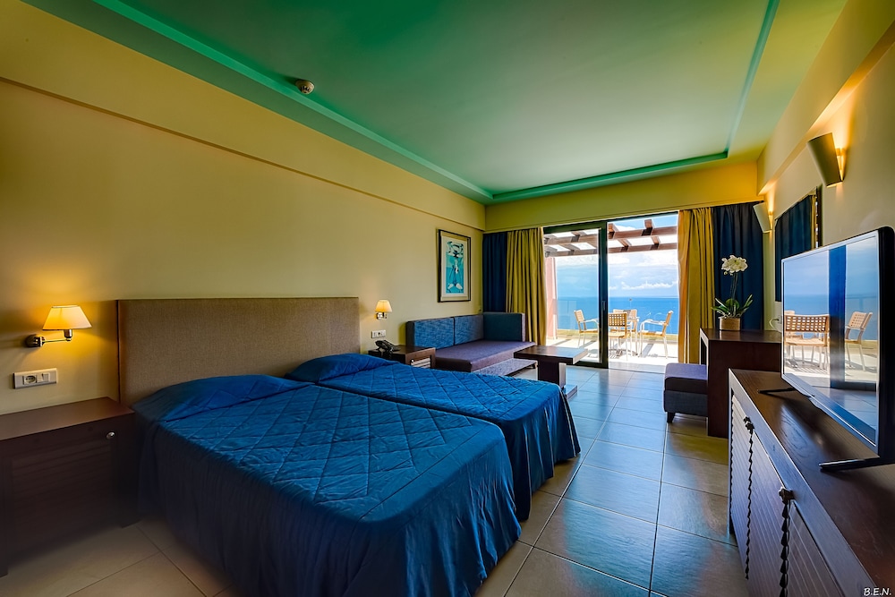 Superior Double or Twin Room Sea View