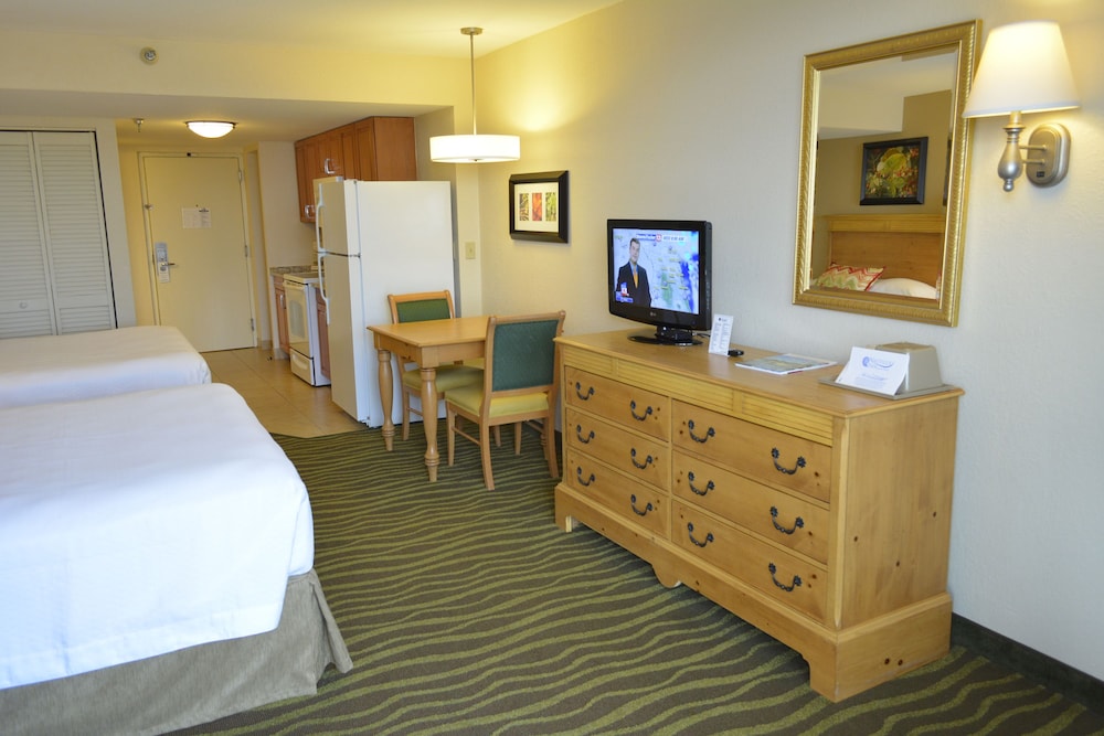 Standard Room, 2 Queen Beds, Kitchen, Partial Ocean View - Photo 4