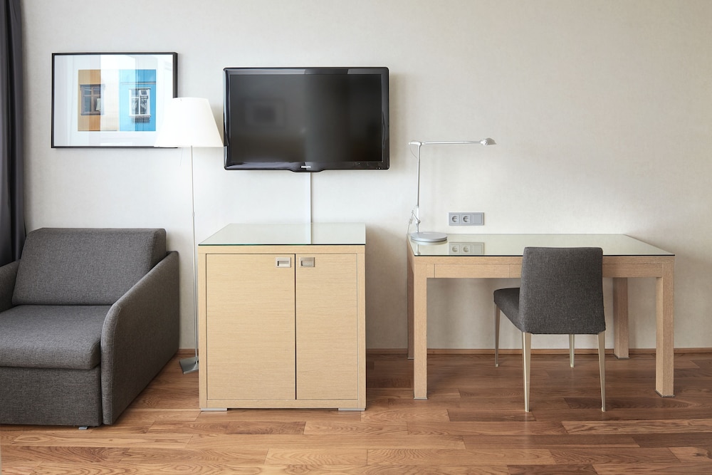 Family Executive Room with Mountain View photo 3
