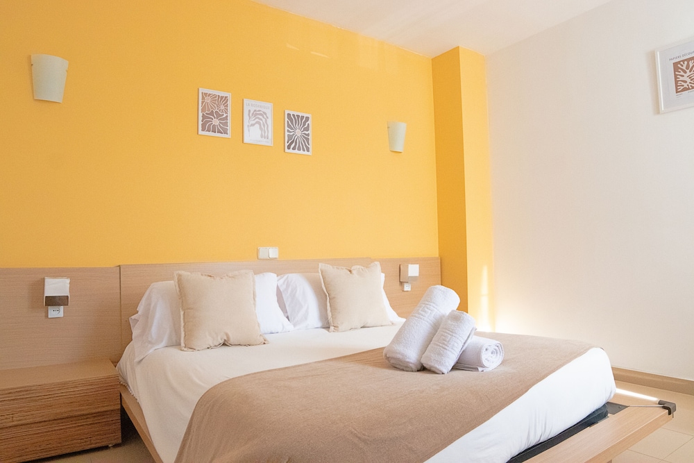 Basic Triple Room