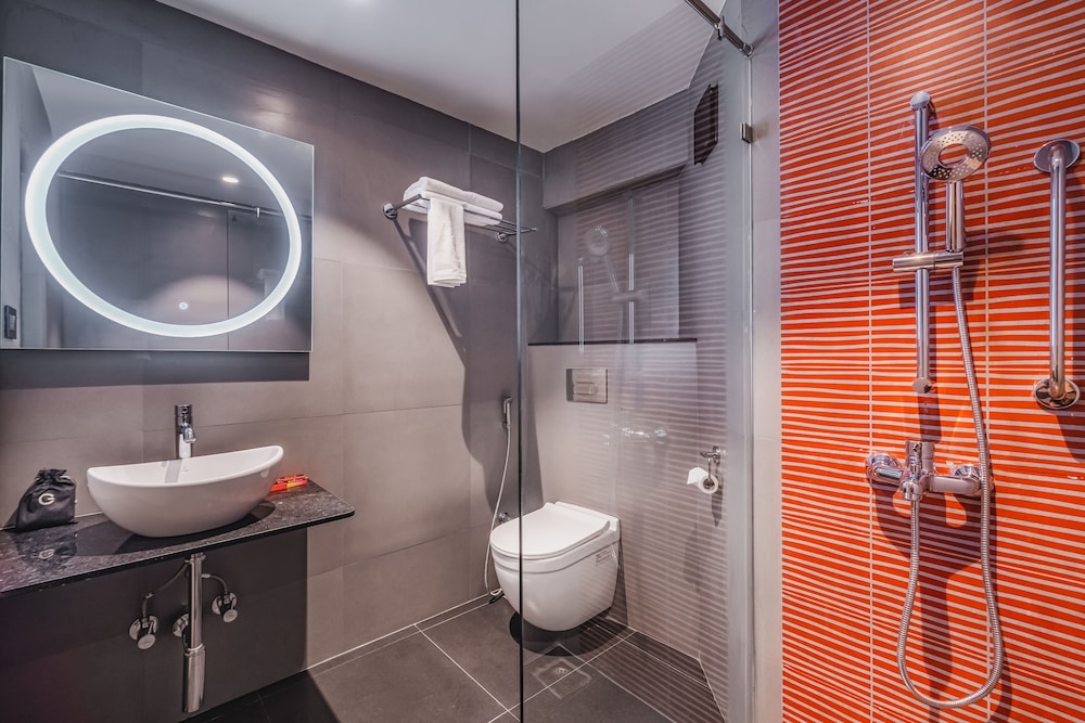 Luxe King Room - Photo 2