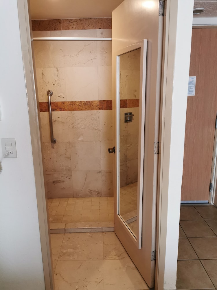 Standard Room, Partial Ocean View - Photo 14