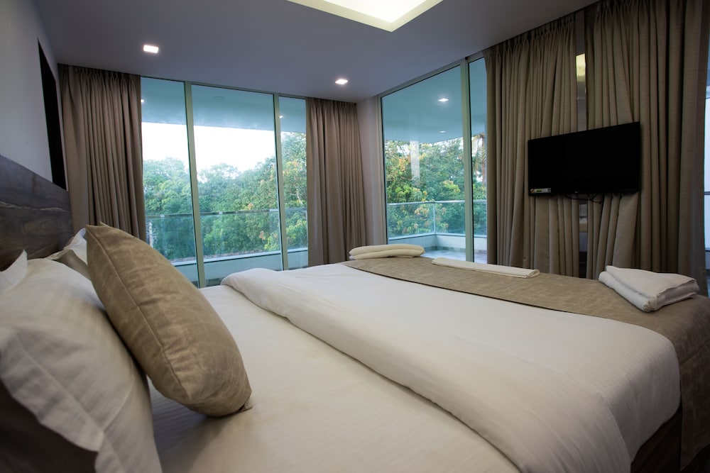 Luxury Room - Photo 17