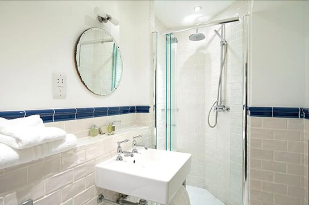 Standard Double Or Twin Room photo 3