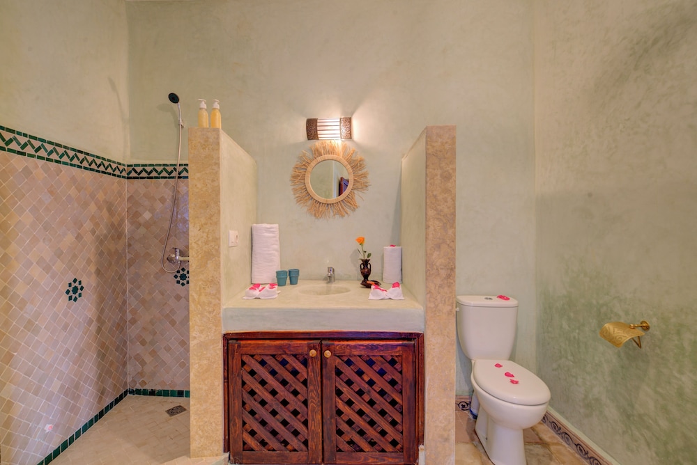 Standard Room - Photo 7