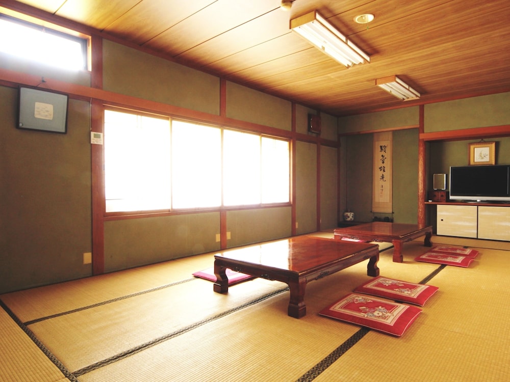 Japanese-Style Room For 7 Guests photo 3