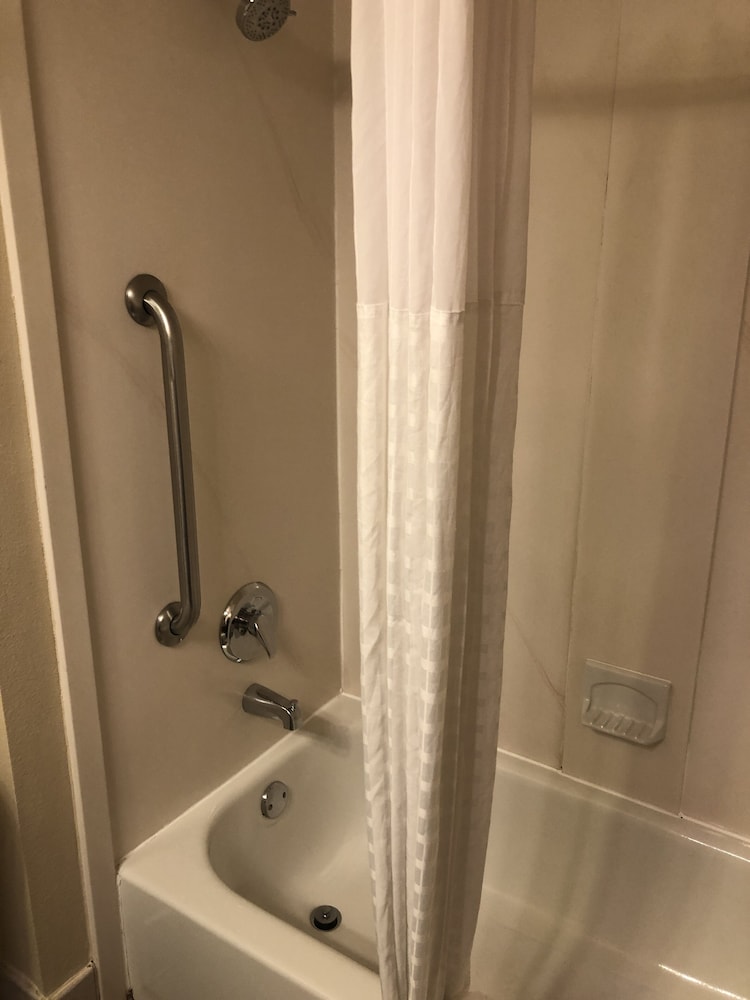 Suite, Multiple Beds, Non Smoking - Photo 8