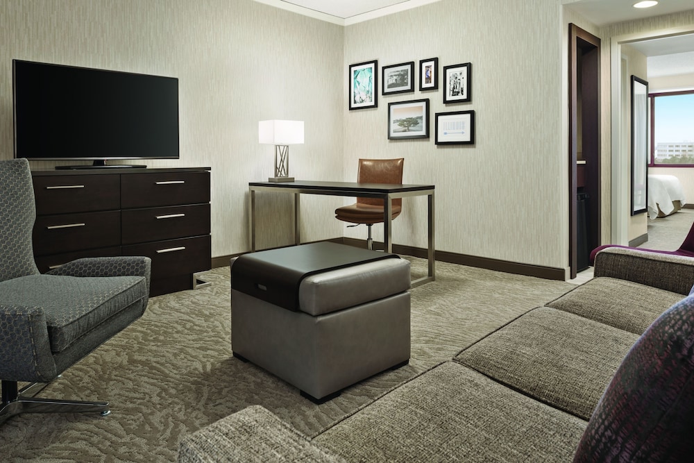 Premium Suite, 2 Double Beds, Accessible, Non Smoking - Photo 4
