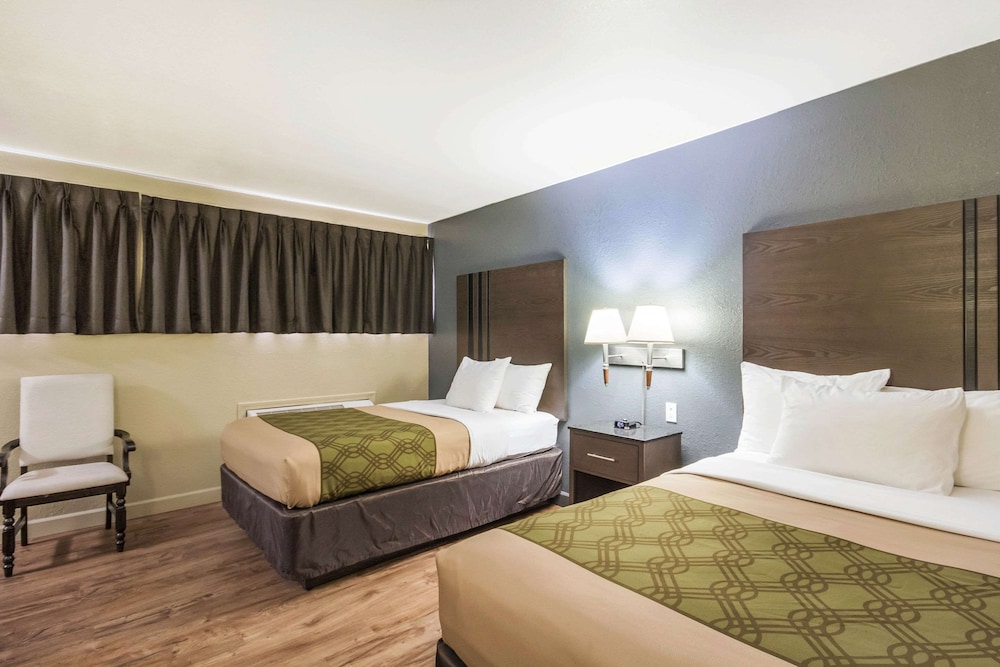 Business Double Room, 2 Double Beds, Non Smoking - Photo 3