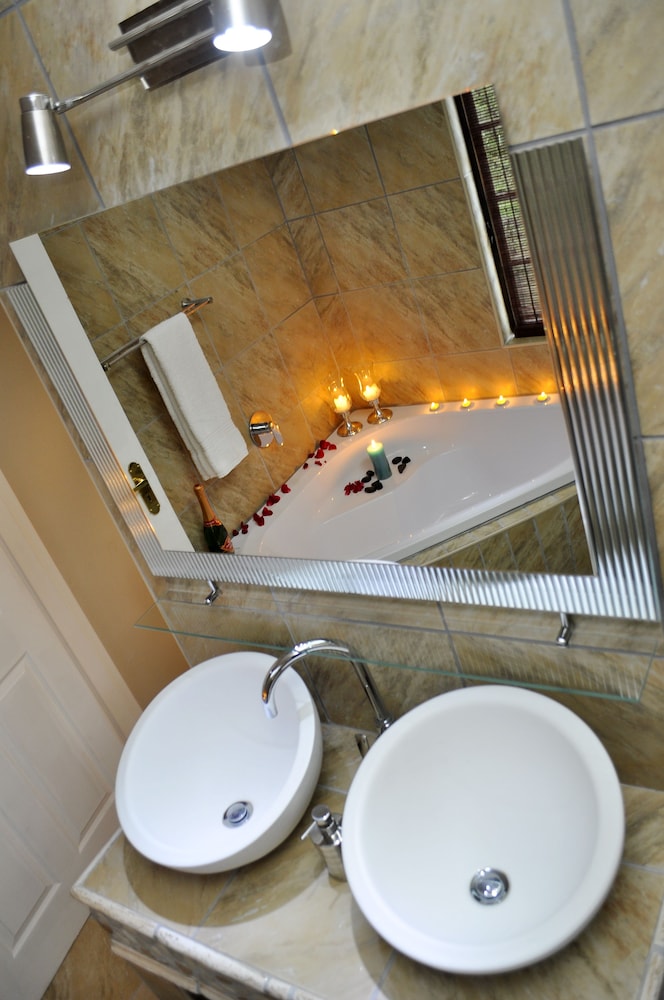 Superior Room - Photo 7