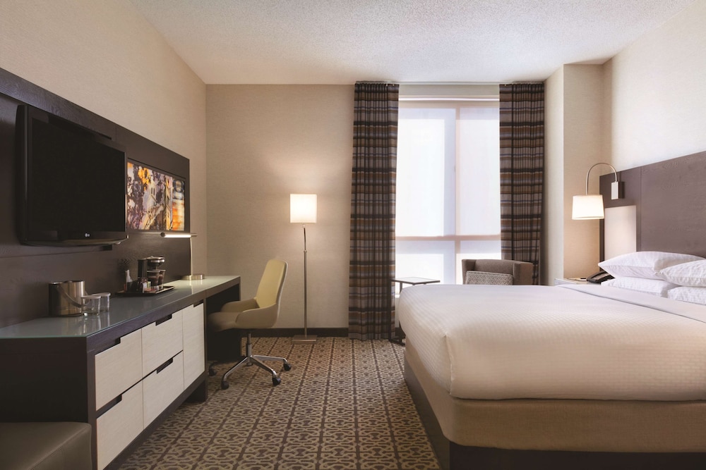 Room, City View - Photo 2