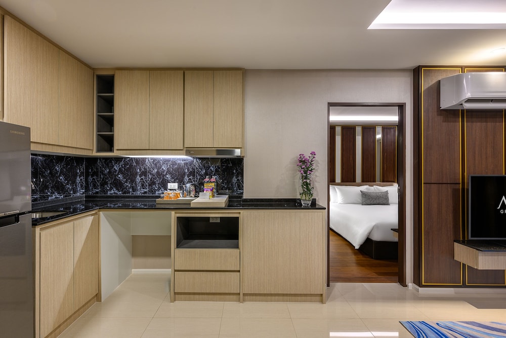 Grande 2 Bedroom Suite - Photo 5