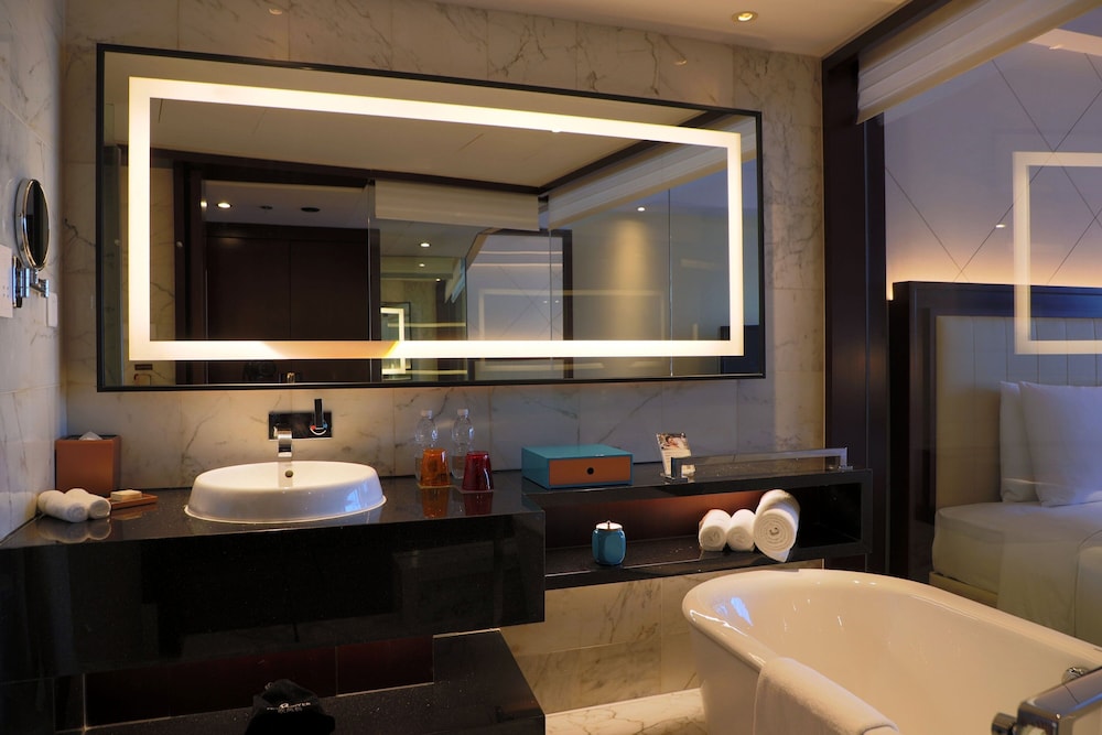 Deluxe Room, 2 Double Beds - Photo 5