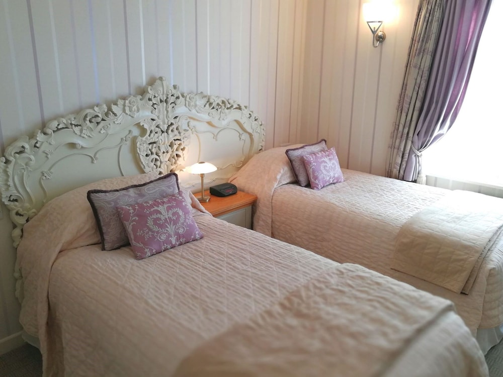 Double Or Twin Room, Ensuite photo 2