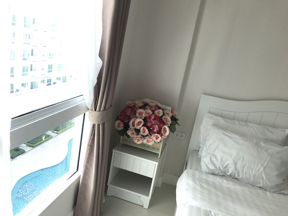 Apartment, 1 Bedroom, Pool Access, Tower