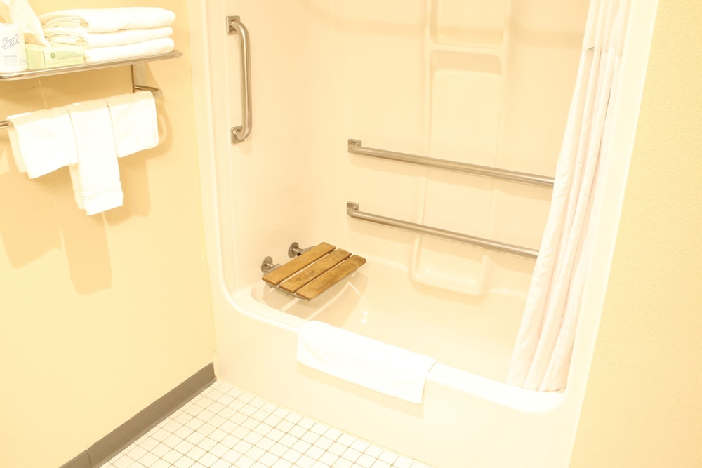 Room, 1 Queen Bed, Accessible, Non Smoking - Photo 3