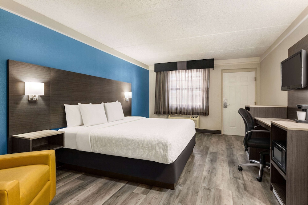 Room, 1 King Bed, Non Smoking photo 1
