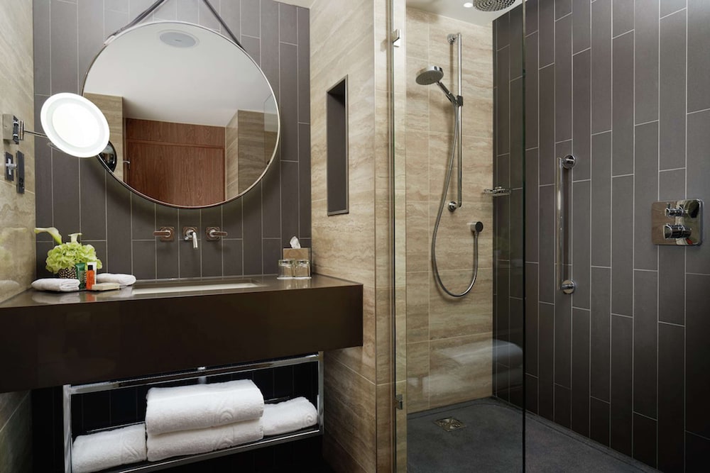 Junior Suite, 1 King Bed - Lounge Access