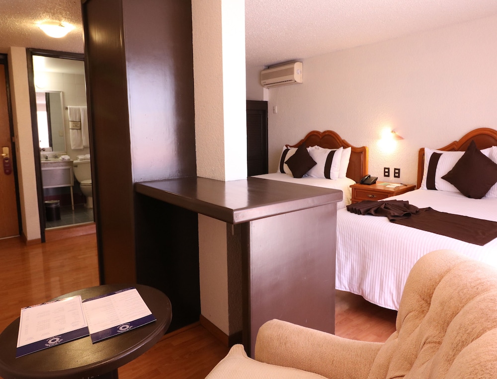 Junior Suite, 2 Queen Beds