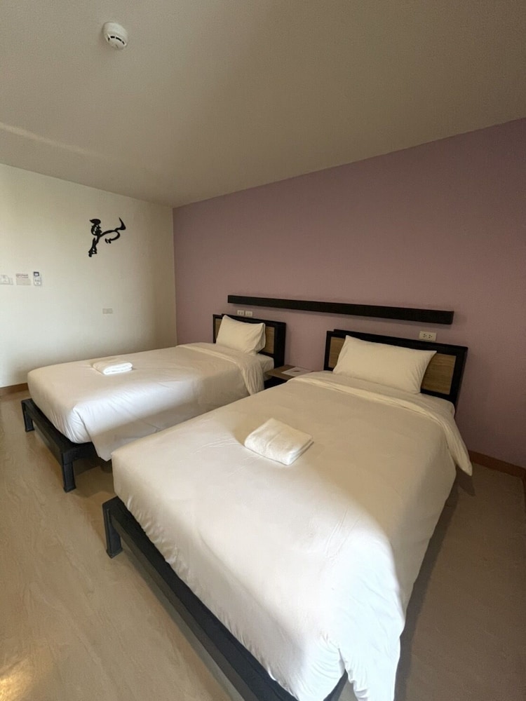 Superior Twin Bed Room - Photo 1