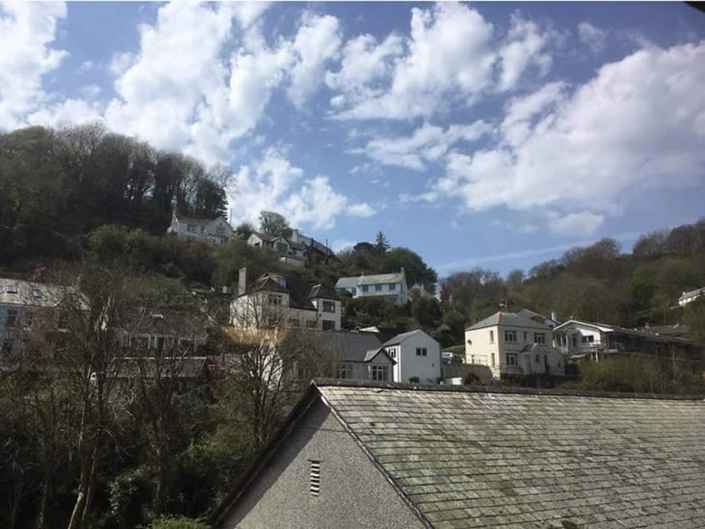 Double Room, 1 King Bed, Ensuite - Room 9- 1st Floor, Front (Not dog friendly) photo 3