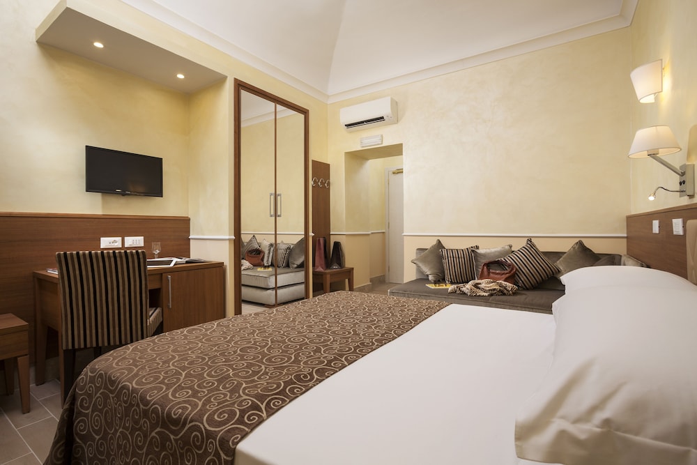 Triple Room, Annex Building (Via Carlo Cattaneo, 26) photo 1