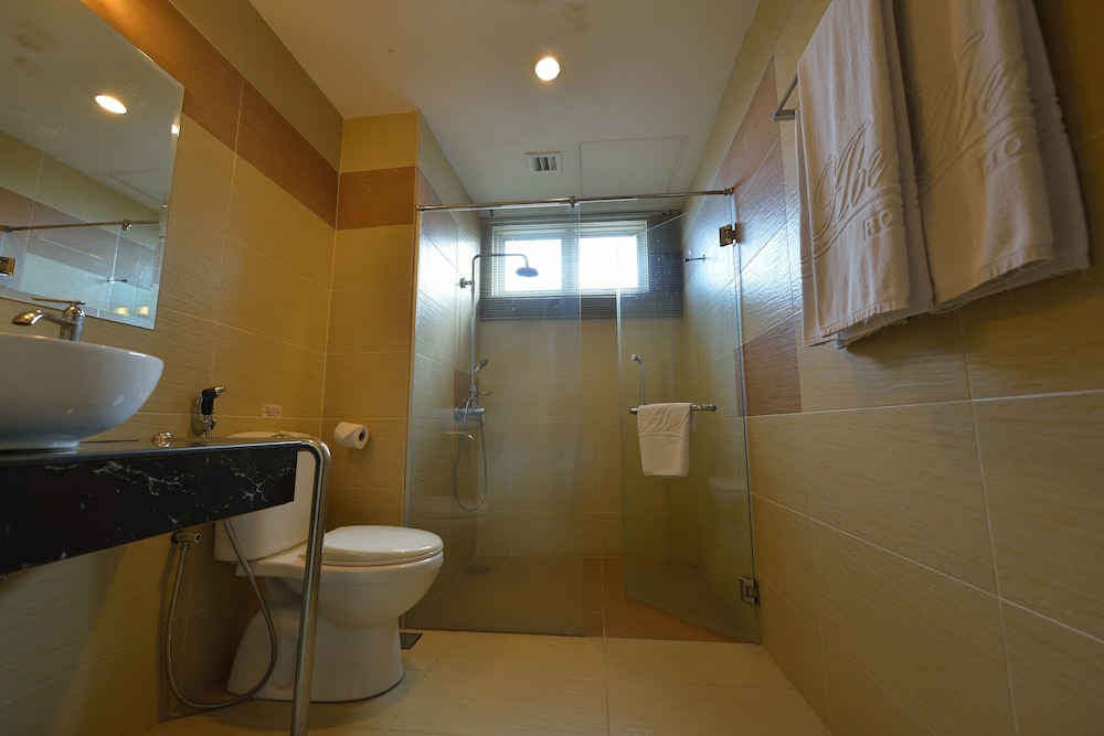 Deluxe Triple Room - Photo 11