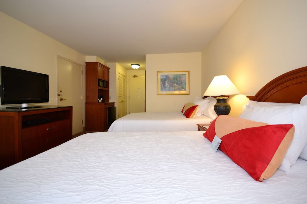 Room, 2 Double Beds, Accessible (Roll-In Shower, Hearing) - Photo 2