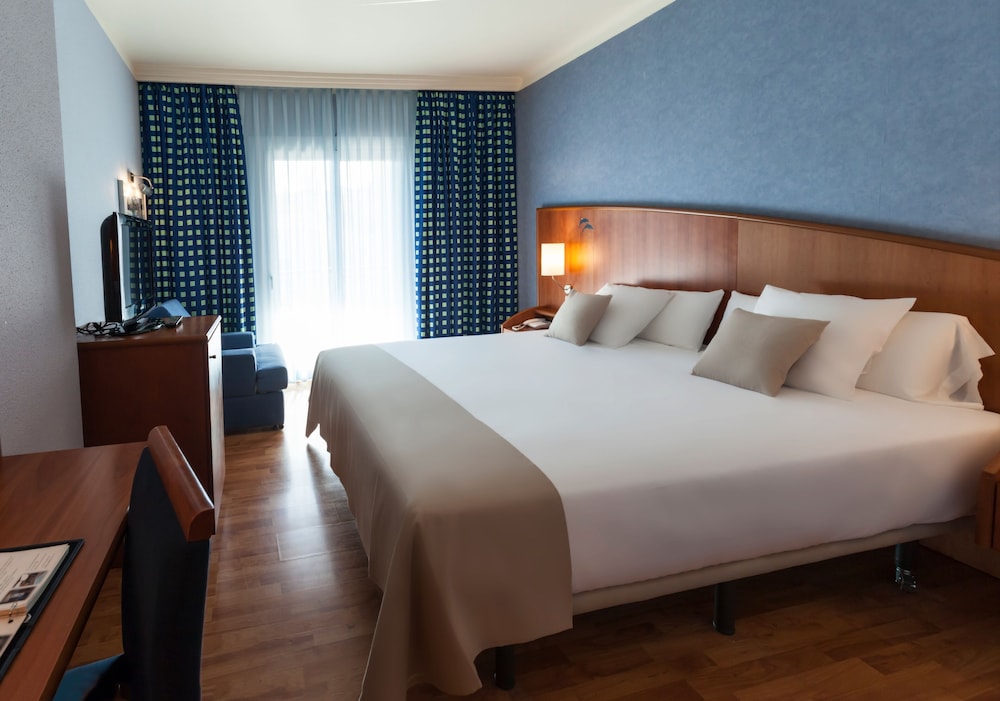 Family Quadruple Room, 2 Bedrooms, Private Bathroom