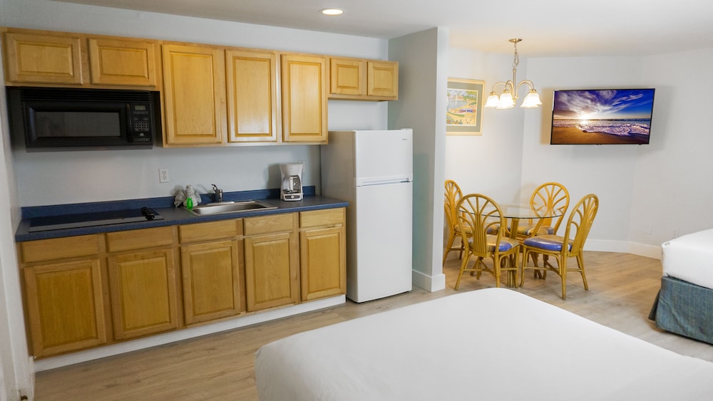 Deluxe Studio Suite, 2 Double Beds - Photo 3