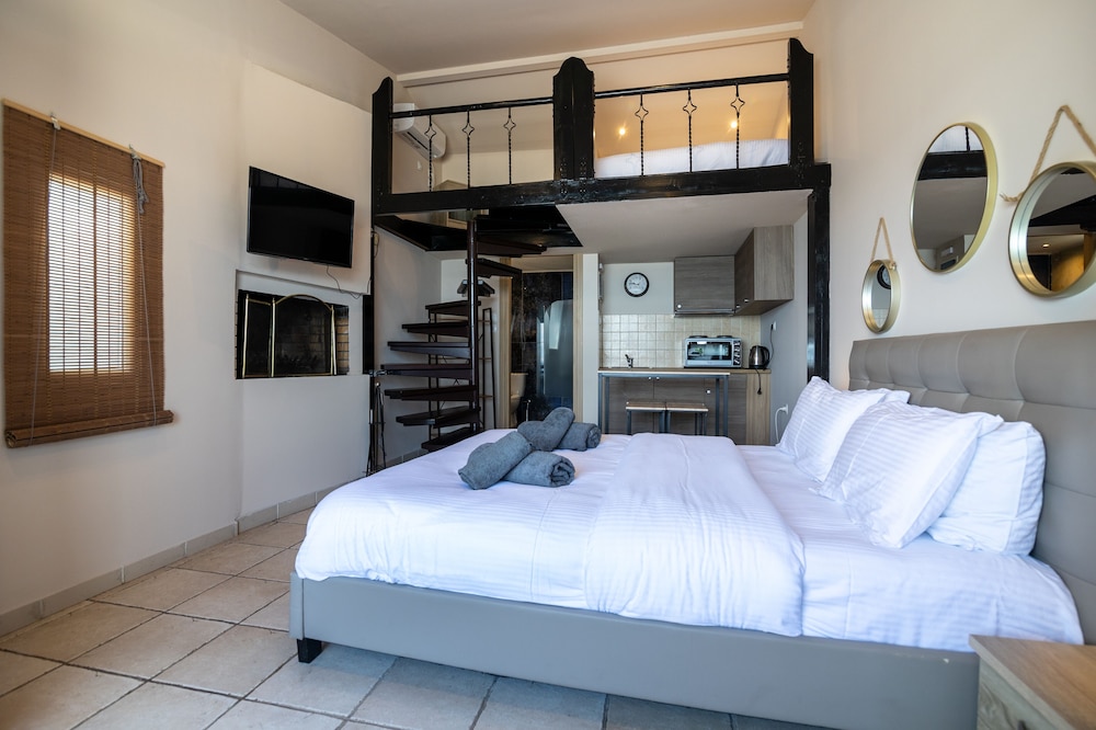 Business Quadruple Room photo 2