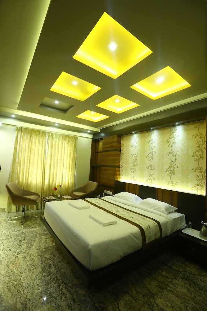 Executive Room - Photo 6