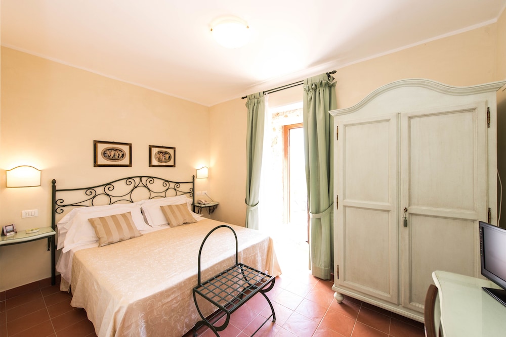 Standard Double or Twin Room, 1 Double or 2 Twin Beds - Photo 2