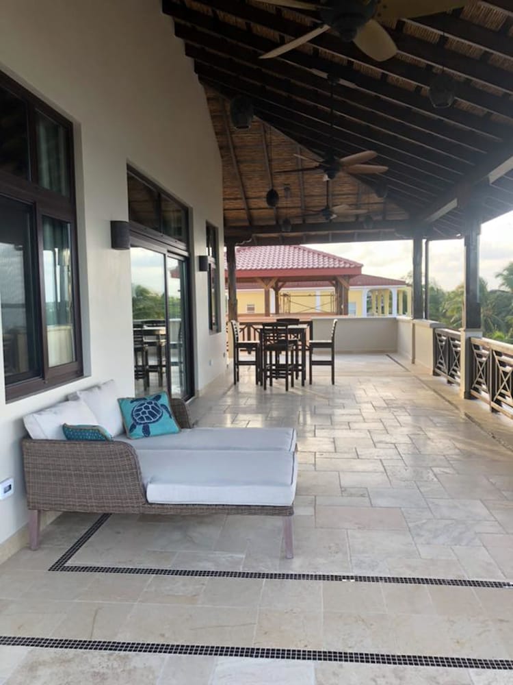Grand Villa photo 3