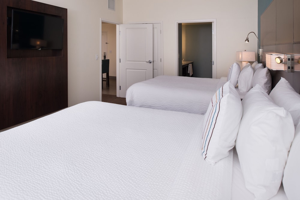 Studio, Multiple Beds (Mobility Accessible, Roll-In Shower) photo 3