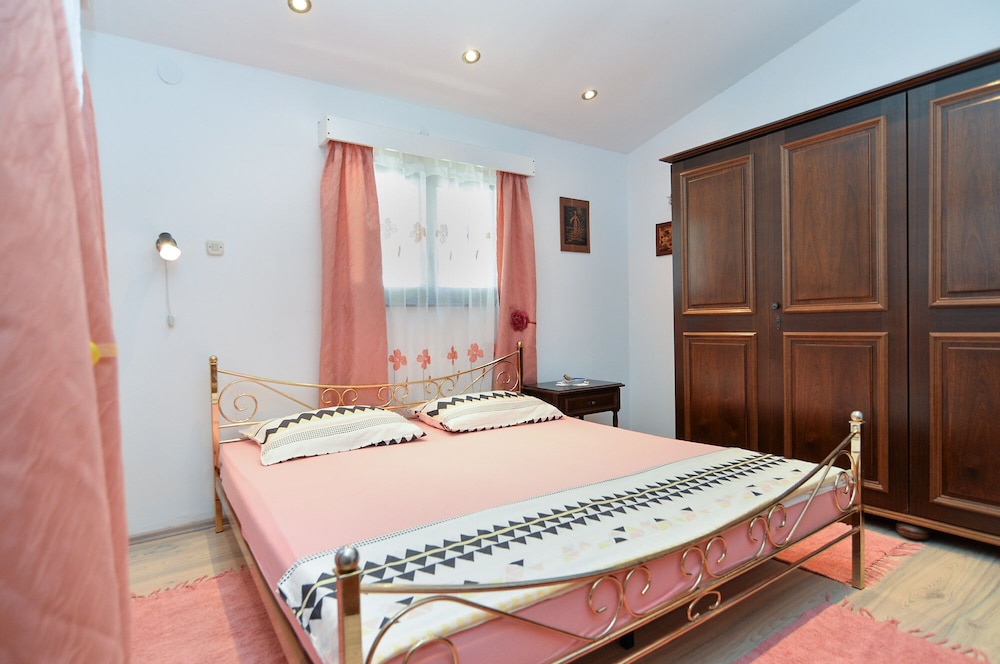 Apartment, 2 Bedrooms (811/1889)