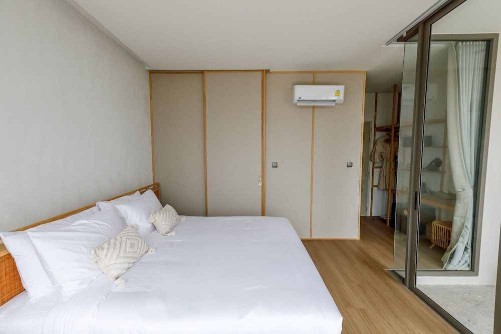 Deluxe Double Room, Non Smoking - Photo 7