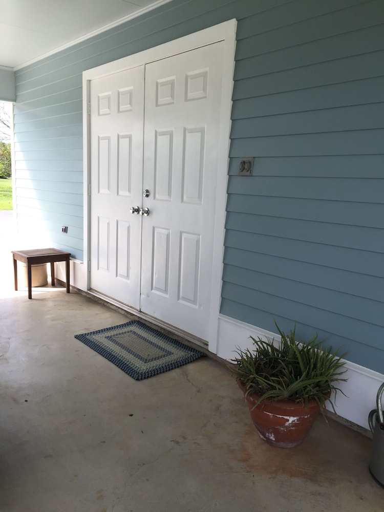 Premium Cottage, One Queen Bed, BR5 photo 1