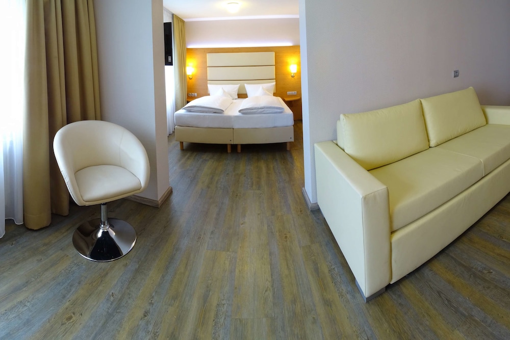 Junior Suite, 1 Double Bed (Cozy Sitting Corner;With Sofabed) photo 3