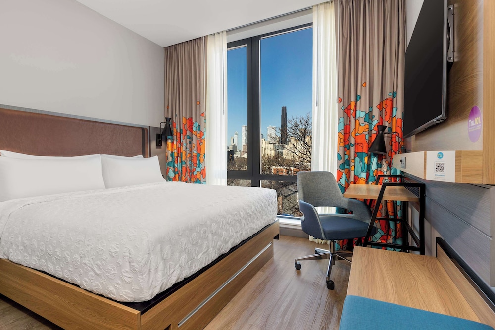 Room, 1 King Bed, Accessible (Hearing) - Photo 3
