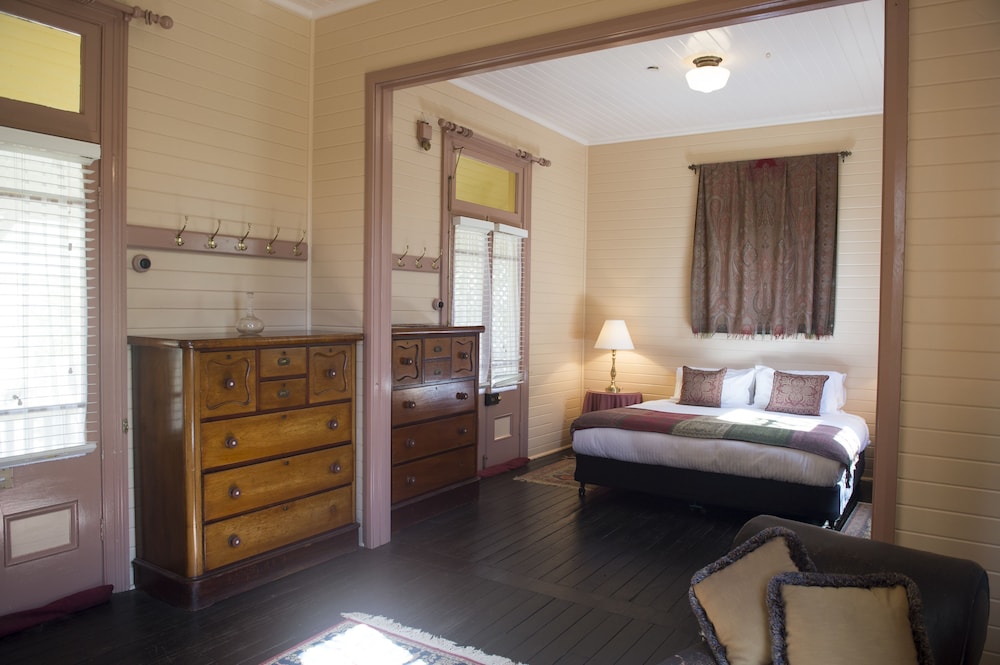 Comfort Double Room, 1 King Bed, Patio, Courtyard View photo 1