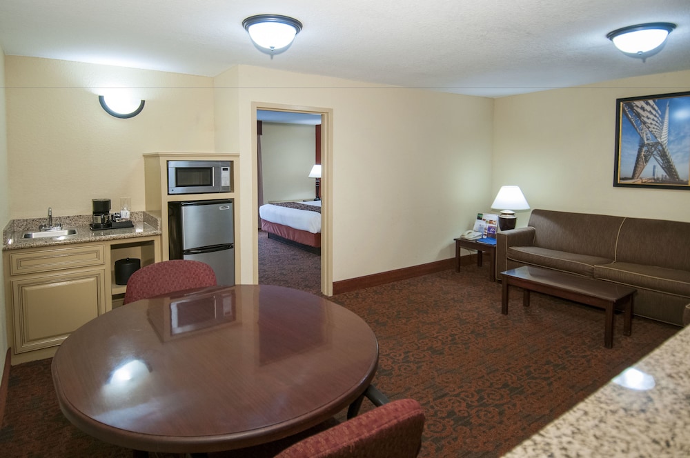 Executive Suite, 1 King Bed with Sofa bed photo 2
