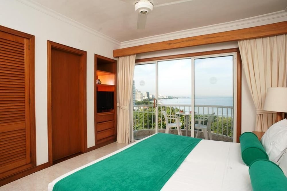 Suite, 2 Bedrooms, Garden View photo 1