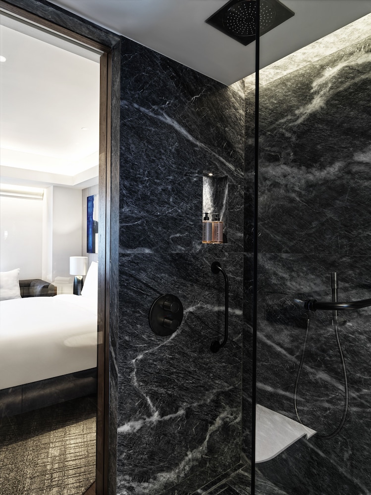Deluxe Room, 1 King Bed