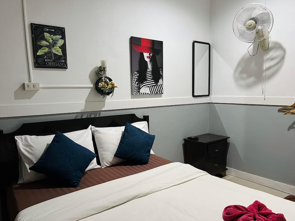 Basic Double Room photo 2