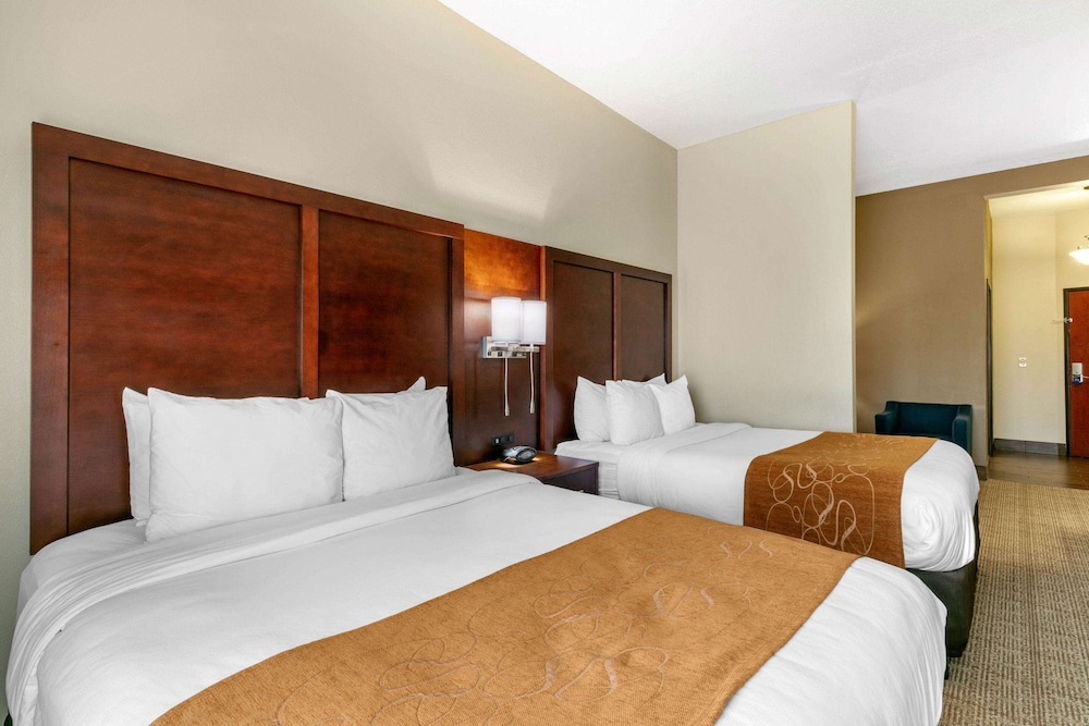 Two Queen Beds Suite - Non-Smoking. - Photo 1