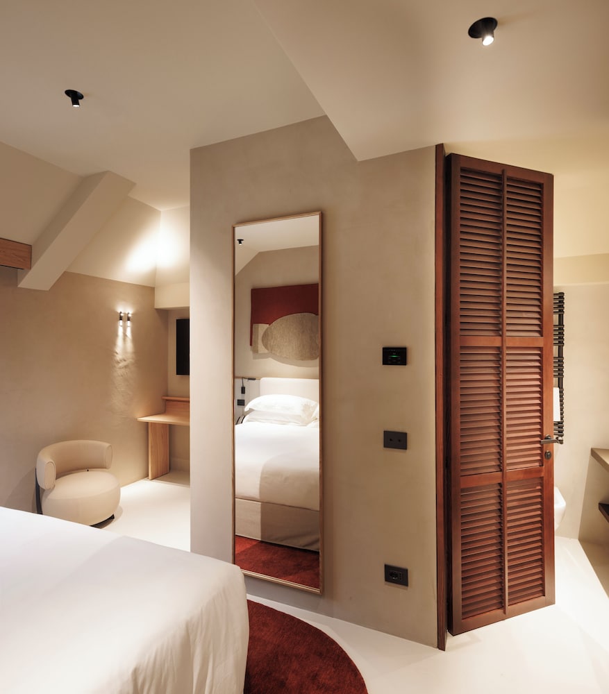 Premium Room, Balcony - Photo 3
