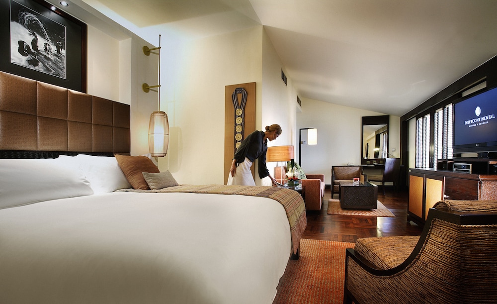 Junior Suite, 1 King Bed, Lake View photo 1