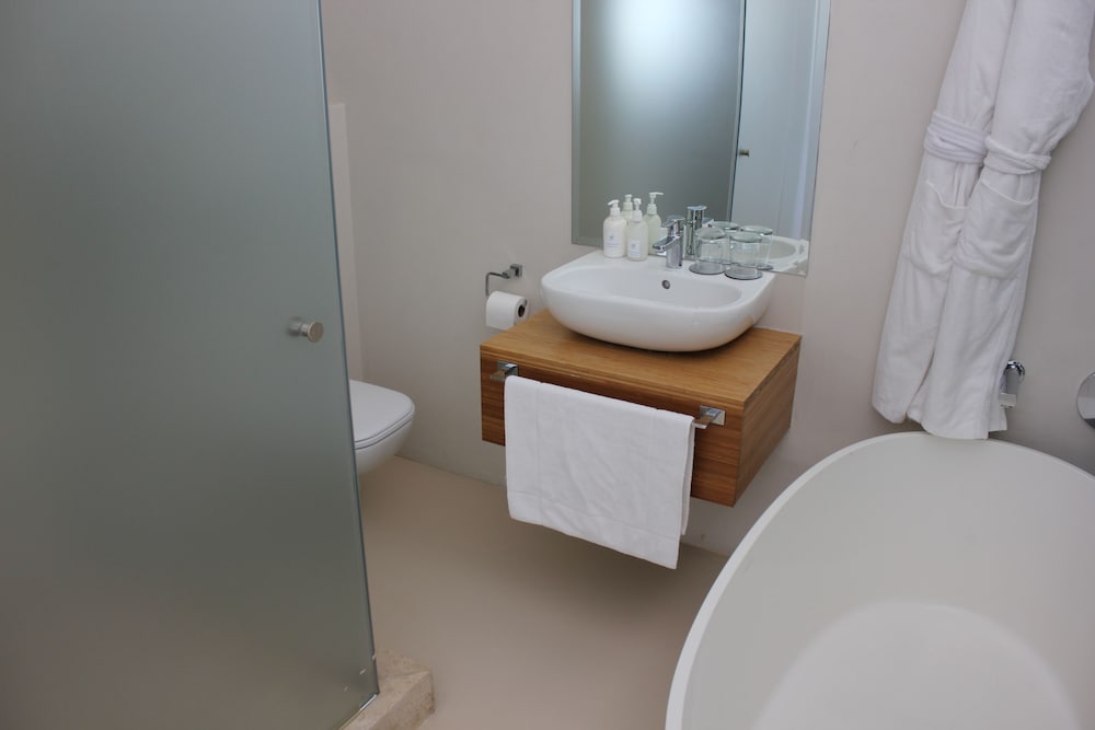 Sea-View Open Plan Top Level Rooms photo 2
